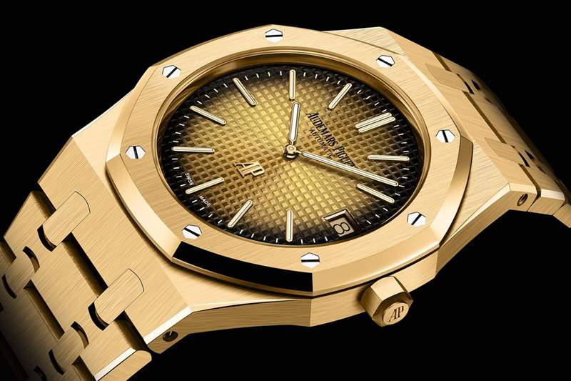 愛(ài)彼推出配備全新機(jī)芯的皇家橡樹(shù)“Jumbo”超薄款(Ref. 16202)-復(fù)刻表