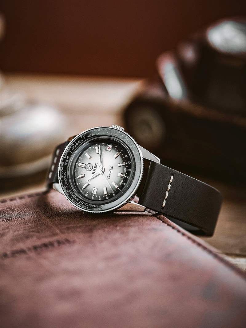 雷達(dá)表推出全新庫(kù)克船長(zhǎng)Over-Pole Worldtimer限量版-復(fù)刻表