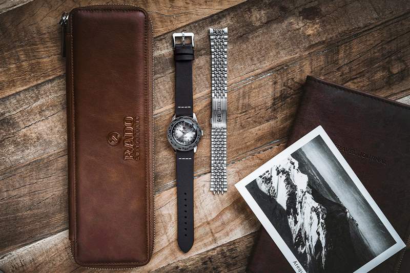 雷達(dá)表推出全新庫(kù)克船長(zhǎng)Over-Pole Worldtimer限量版-復(fù)刻表