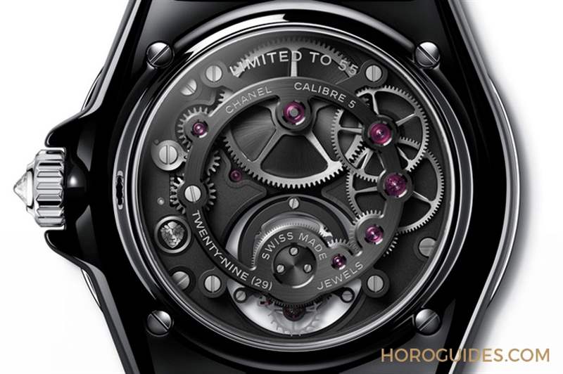 因為香奈兒CHANEL第五枚自制機芯Caliber 5，陀飛輪的運行開始發光｜J12鉆石陀飛輪腕表-復刻表