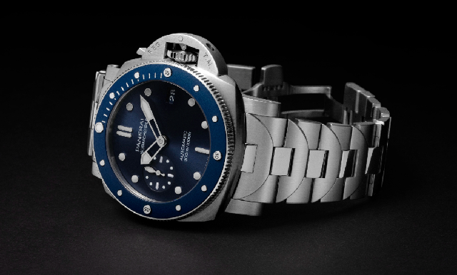 沛納海Submersible 42mm首次搭配精鋼鏈帶！Submersible Blu Notte藍(lán)面藍(lán)圈，型格亮相-復(fù)刻表