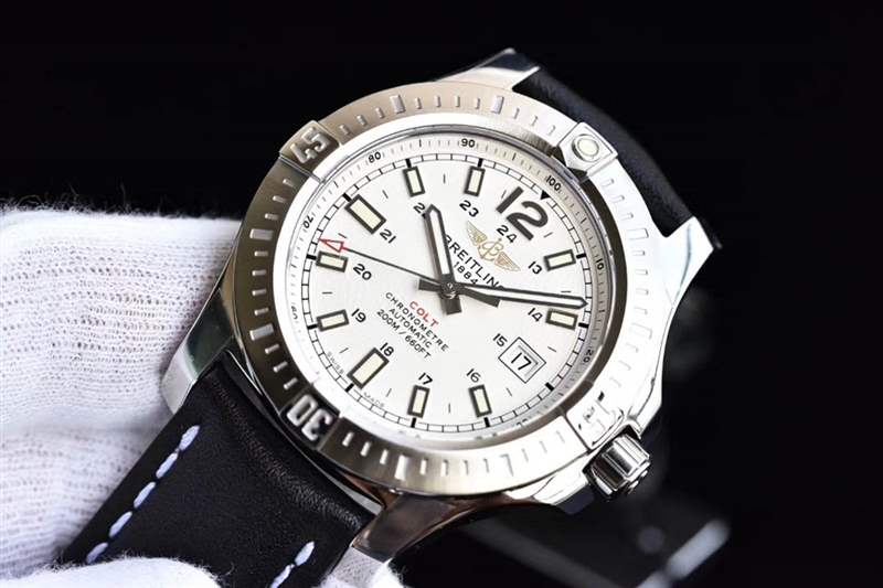 GF廠百年靈挑戰(zhàn)者2836自動機械機芯白盤復刻-復刻表