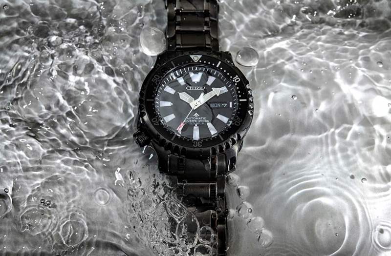 全新50周年亞洲限量CITIZEN PROMASTER 200米登場! 超級鈦技術打造出型格黑魂