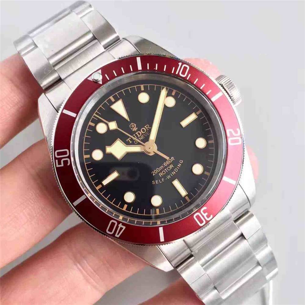 ZF廠帝舵碧灣系列M79230R-0003小紅盾復(fù)刻表做工怎么樣-復(fù)刻表