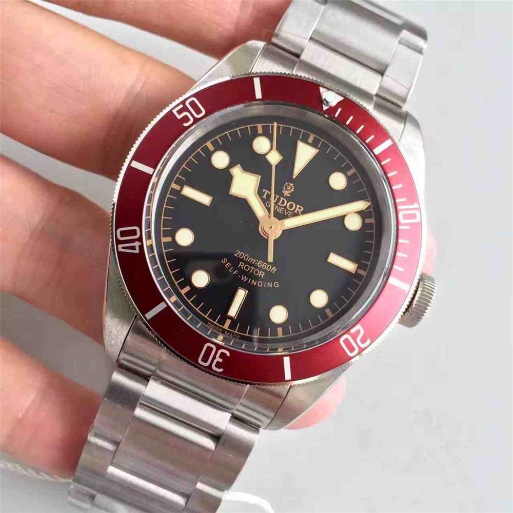 ZF廠帝舵碧灣系列M79230R-0003小紅盾復(fù)刻表做工怎么樣-復(fù)刻表