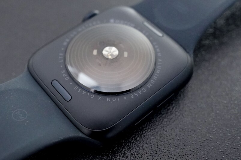 Apple Watch Series 8／SE開箱近賞細節及了解全新功能！Series 8 vs SE買邊只好？-復刻表