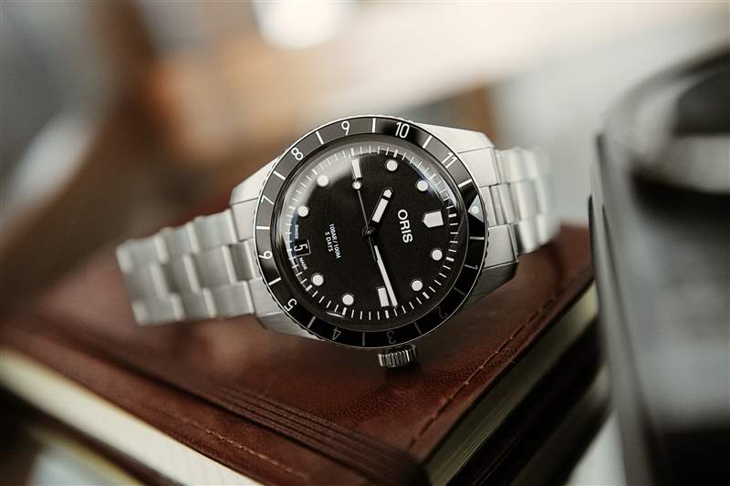 使用新款Oris Divers 65 親身體驗(yàn) 12 小時(shí)表圈和啞光表盤-復(fù)刻表