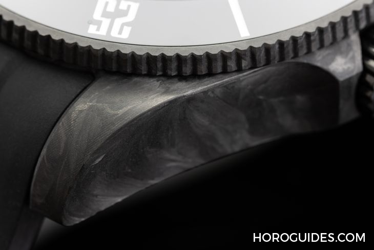 夏末黑魂大魔王來襲TITONI Seascoper CarbonTech 彩虹圈大升級-復刻表