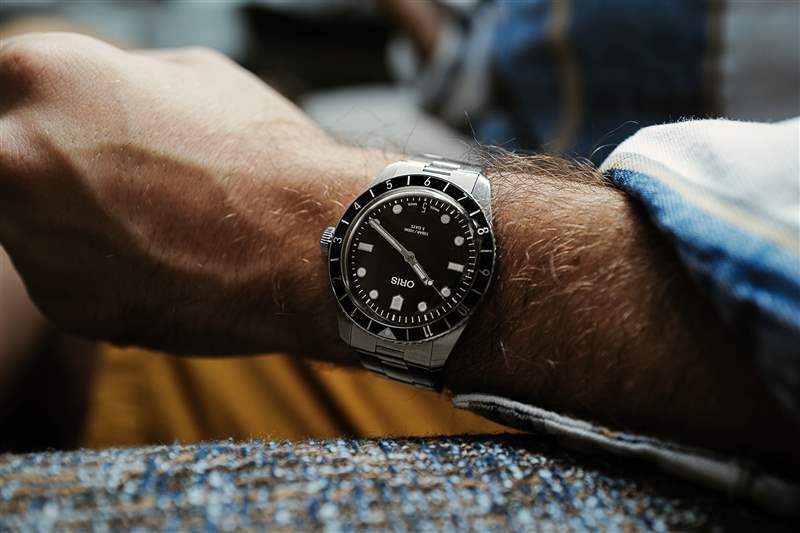 使用新款Oris Divers 65 親身體驗(yàn) 12 小時(shí)表圈和啞光表盤-復(fù)刻表