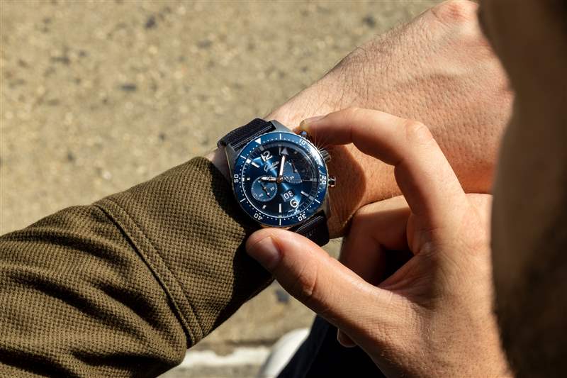 正在推出格拉蘇蒂原創(chuàng)發(fā)布首款潛水員計時碼表-復(fù)刻表