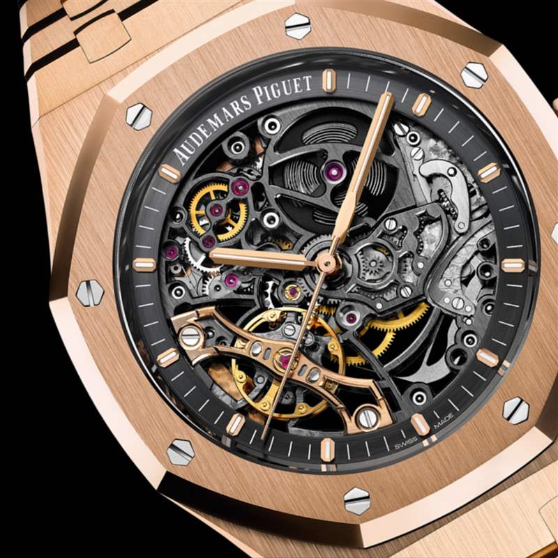 皇家橡樹鏤空雙擺輪41mm一年前還是四款皇家橡樹玫瑰金鏤空表中行情最好的，不過2022年身價起伏相對劇烈，目前已經讓出第一名寶座。 （AUDEMARS PIGUET官網）