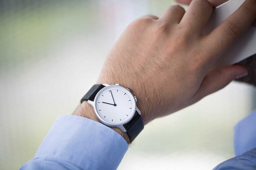 Nevo Analog智能手表將極簡主義外觀與活動跟蹤和通知相結(jié)合-復刻表