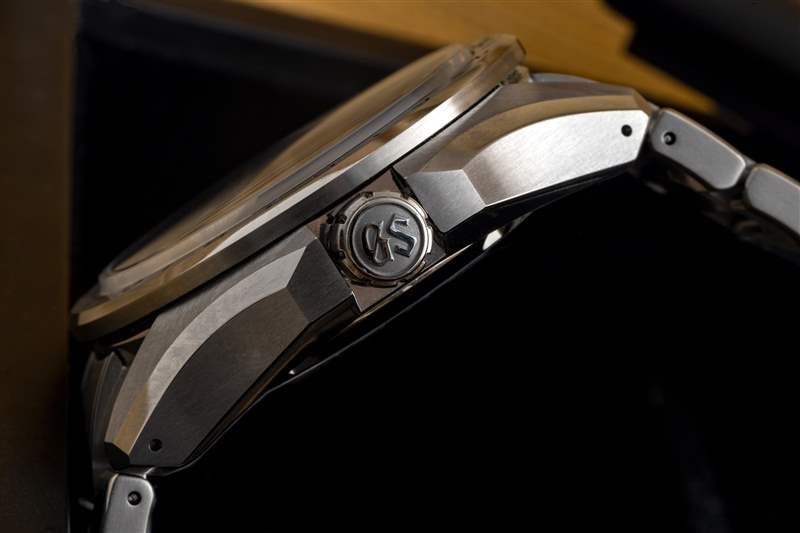 推出Grand Seiko的Evolution 9系列變得運(yùn)動起來-復(fù)刻表