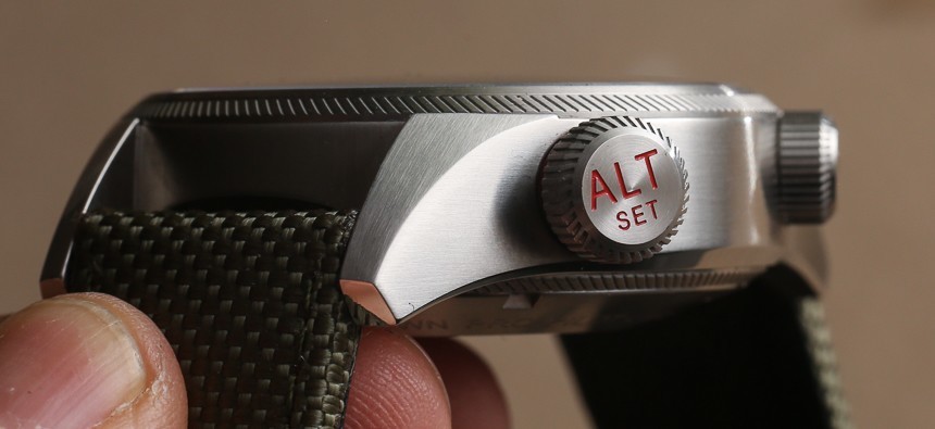 豪利時(shí)大表冠ProPilot高度計(jì)腕表實(shí)戰(zhàn)飛行首秀-復(fù)刻表