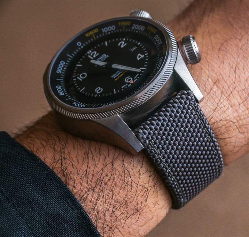 豪利時(shí)大表冠ProPilot高度計(jì)腕表實(shí)戰(zhàn)飛行首秀-復(fù)刻表