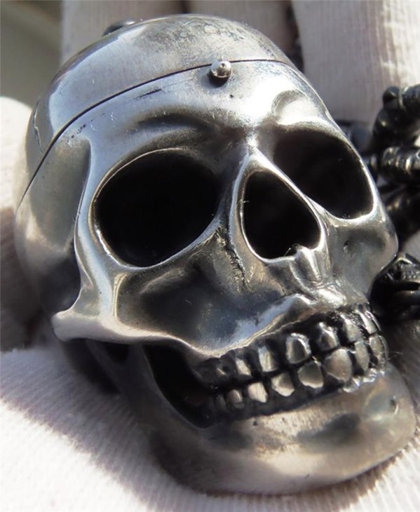 eBay上18世紀獨特的復(fù)古骷髏懷表-復(fù)刻表