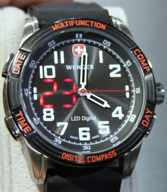 溫格游牧 LED 指南針手表-復刻表