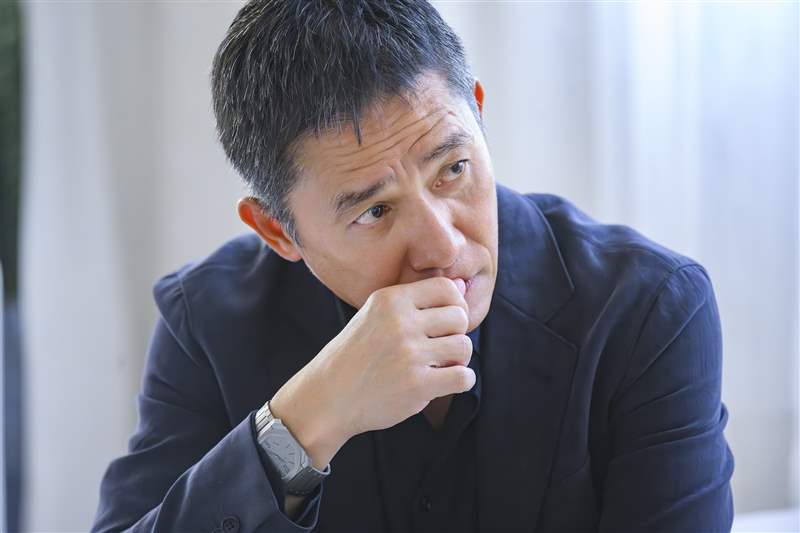 梁朝偉勇奪威尼斯終身成就獎成亞洲首例手上配飾反映個人特質-復刻表