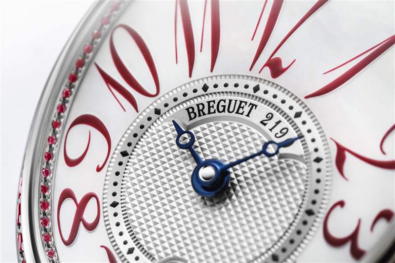 Breguet推出Reine De Naples 8918女士腕表：紅寶石之美-復刻表