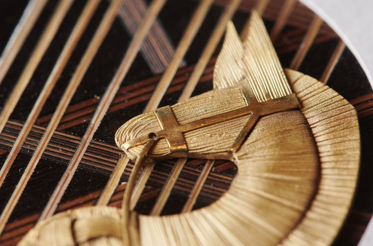 愛馬仕Slim d'Hermès懷表以馬鬃細(xì)工鑲嵌搭配雕刻工藝詮釋駿馬絲巾主題-復(fù)刻表