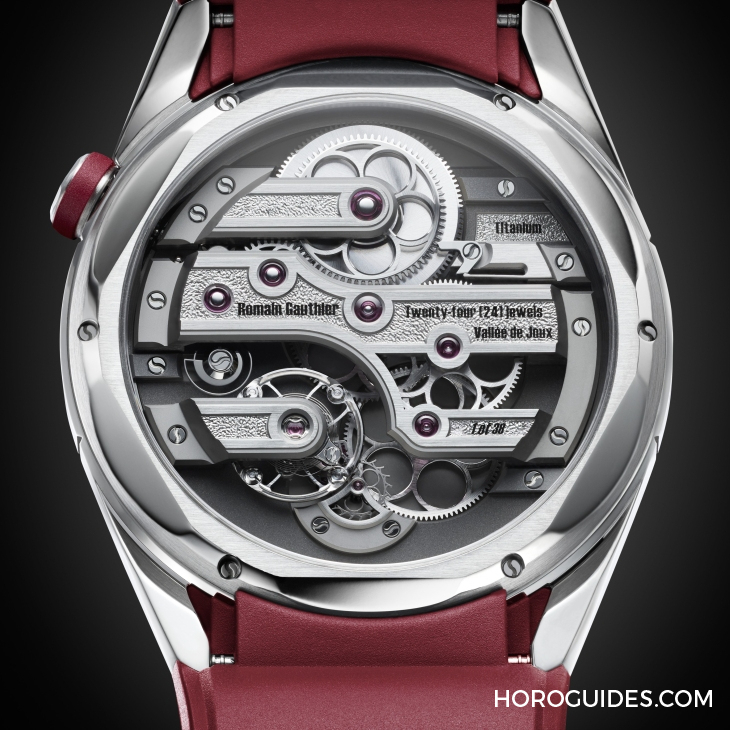 Romain Gauthier C系列推出第五代鈦金屬新作! 獨特的手工鑿刻紋理香檳面-復刻表