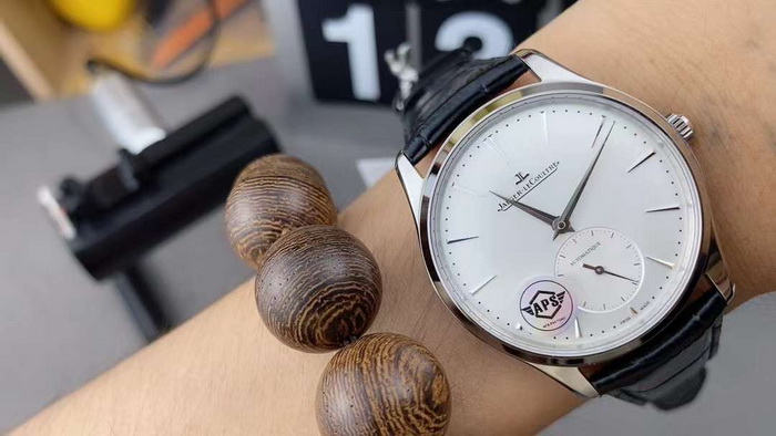 APS廠積家大師系列1218420獨(dú)立秒針手表介紹 第5張 APS廠積家大師兩針半1218420獨(dú)立秒針手表介紹-復(fù)刻表